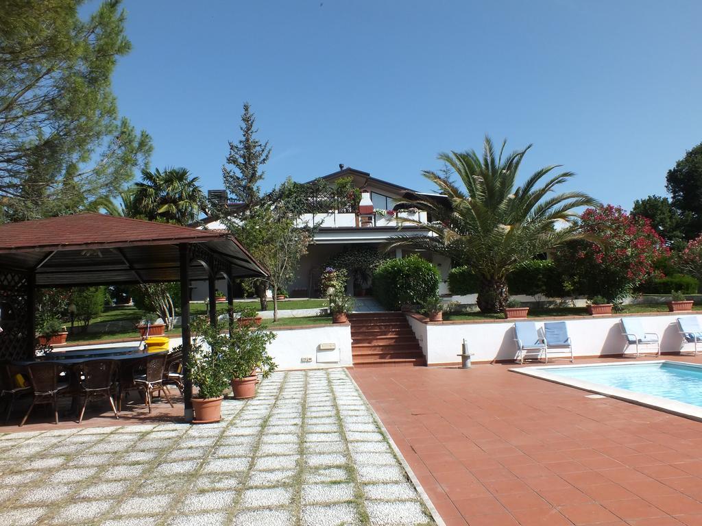 Villa Serena Assisi Szoba fotó